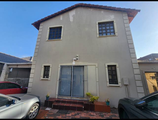 7 BEDROOM SECTIONAL TITLE FOR SALE IN MUSGRAVE